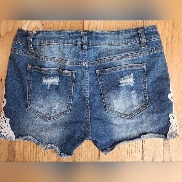 Distressed Jean Shorts with Crochet and Raw Edges in Blue - Picture 2 of 4